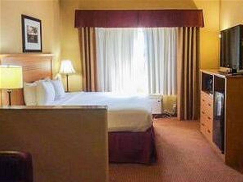 Baymont By Wyndham Cuero Hotel Екстериор снимка