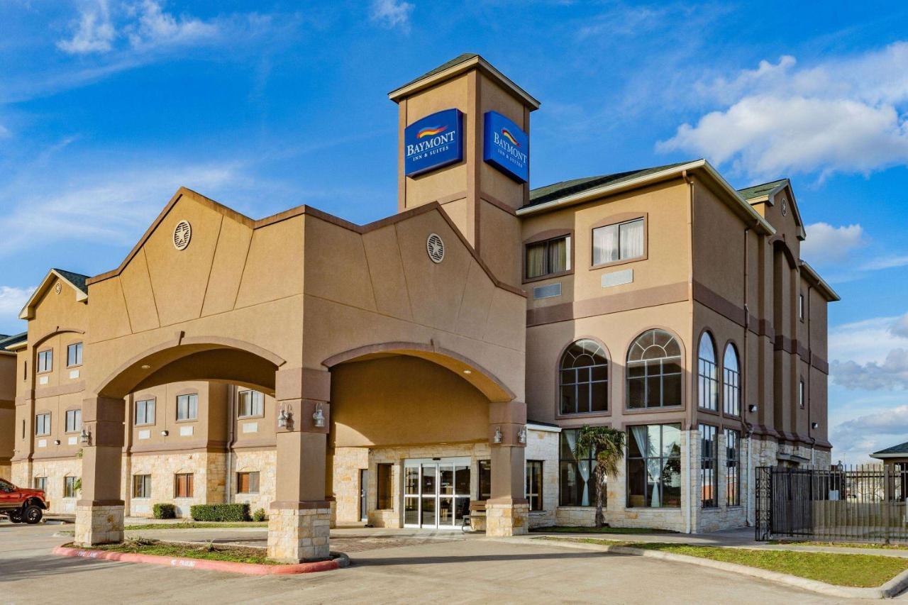 Baymont By Wyndham Cuero Hotel Екстериор снимка