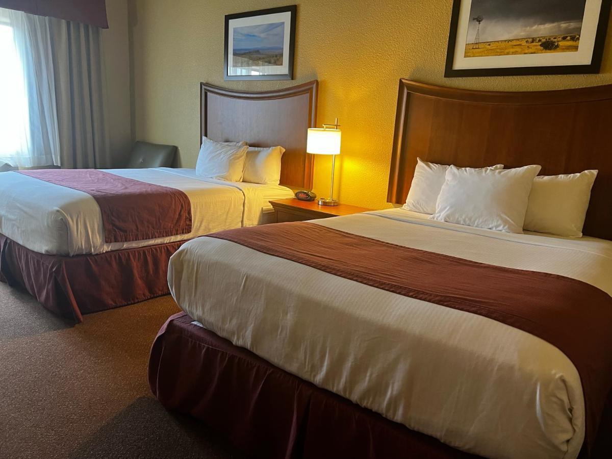 Baymont By Wyndham Cuero Hotel Екстериор снимка
