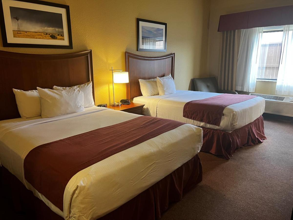 Baymont By Wyndham Cuero Hotel Екстериор снимка