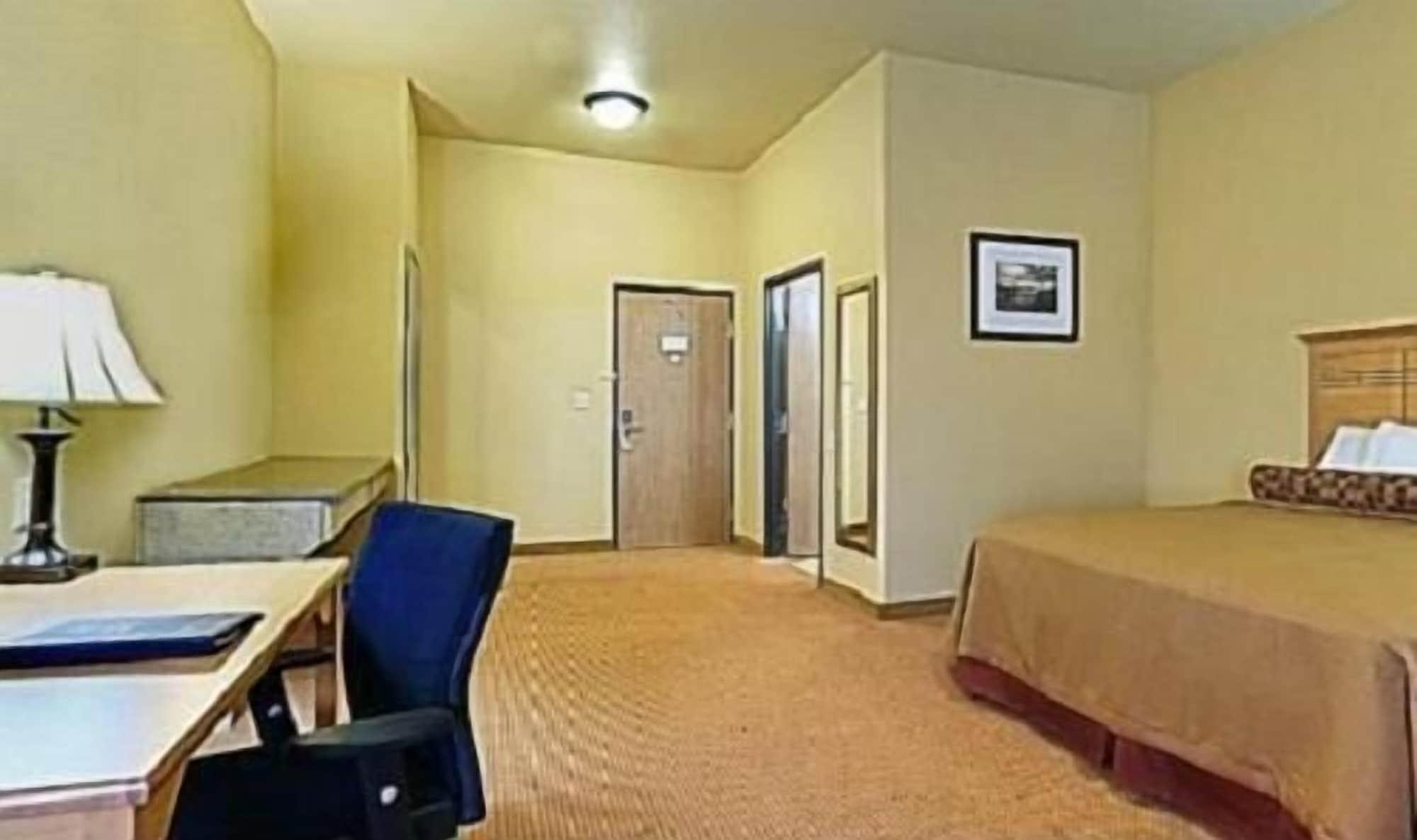 Baymont By Wyndham Cuero Hotel Екстериор снимка