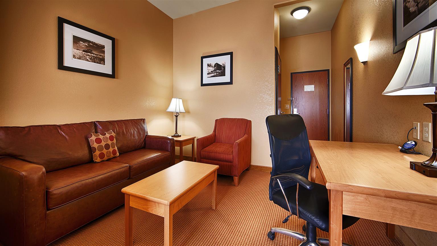 Baymont By Wyndham Cuero Hotel Екстериор снимка